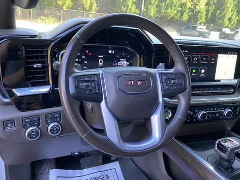 Used 2022 GMC Sierra 1500 SLT w/ SLT Premium Package AWD/4WD image 18