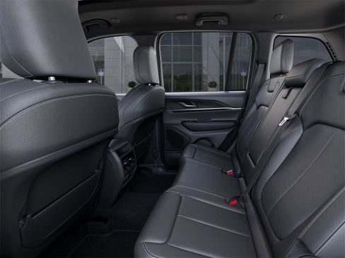 New 2025 Jeep Grand Cherokee Limited w/ MOPAR Finishing Package image 23