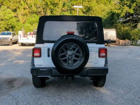 Used 2024 Jeep Wrangler Unlimited Sport AWD/4WD image 21