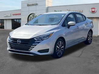Used 2025 Nissan Versa SV FWD video 3
