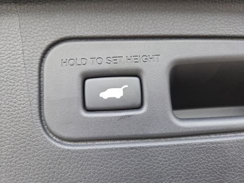 Used 2025 Honda Pilot EX-L image 23