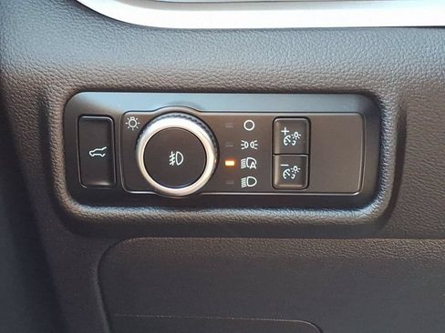 Used 2023 Ford Explorer XLT w/ Equipment Group 202A AWD/4WD image 15