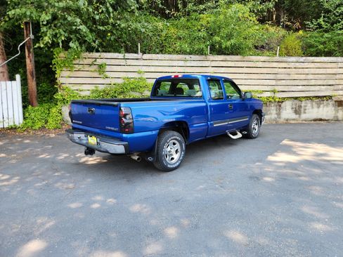 Used 2004 Chevrolet Silverado 1500 LS AWD/4WD image 16