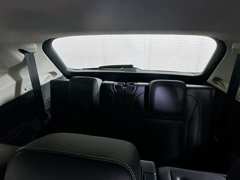 Used 2024 Volkswagen Tiguan SE image 27