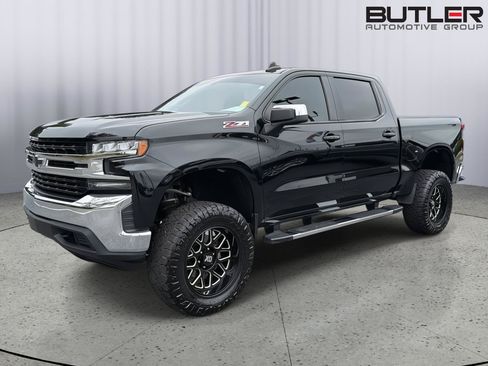 Used 2019 Chevrolet Silverado 1500 LT w/ All-Star Edition AWD/4WD image 2