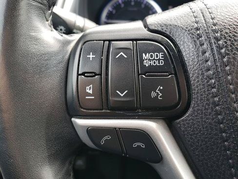 Used 2019 Toyota Highlander SE AWD/4WD image 23