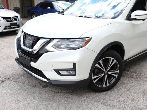Used 2017 Nissan Rogue SL w/ SL Premium Package AWD/4WD image 2