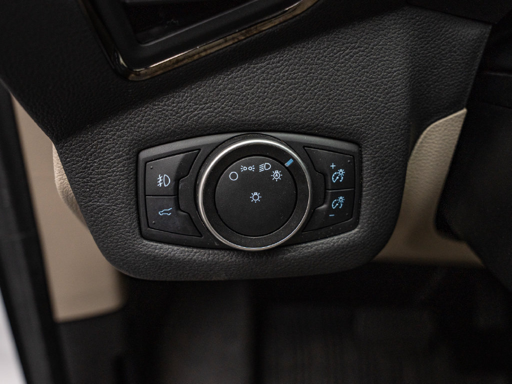 Used 2018 Ford Escape Titanium FWD image 38