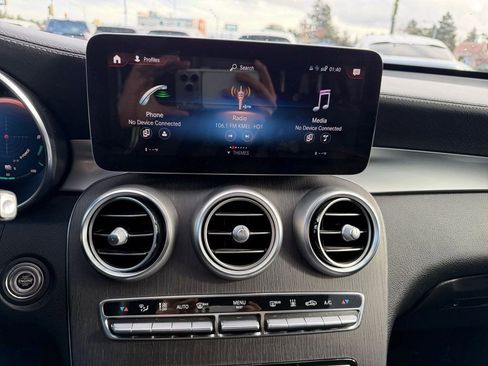 Used 2020 Mercedes-Benz GLC 350e 4MATIC image 21