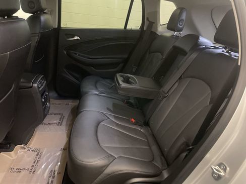 Used 2019 Buick Envision Essence FWD image 18