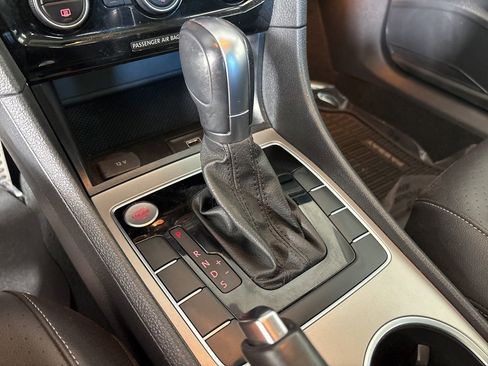 Used 2020 Volkswagen Passat 2.0T R-Line image 18