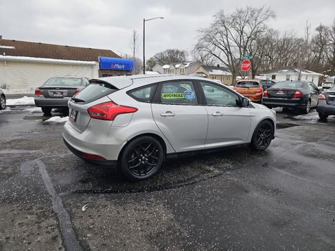 Used 2016 Ford Focus SE w/ Equipment Group 201A image 9
