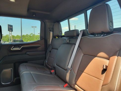 Used 2024 GMC Sierra 1500 Denali w/ Technology Package AWD/4WD image 27