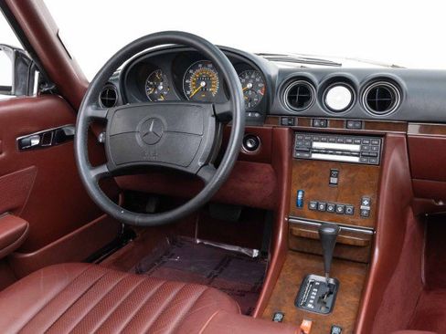 Used 1989 Mercedes-Benz 560 SL image 12
