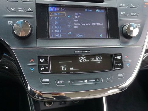 Used 2013 Toyota Avalon XLE image 17