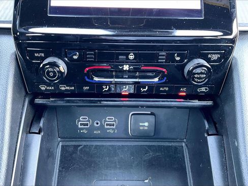 Certified 2023 Jeep Grand Cherokee Altitude AWD/4WD image 19