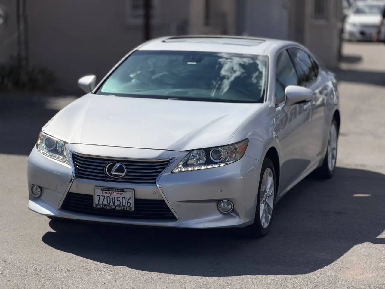 Used 2014 Lexus ES 300h w/ Premium Package w/Bamboo Trim FWD image 7