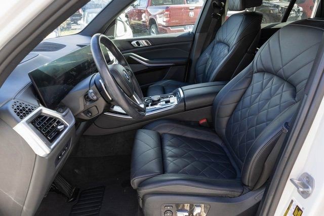 Used 2024 BMW X5 xDrive50e AWD/4WD image 11