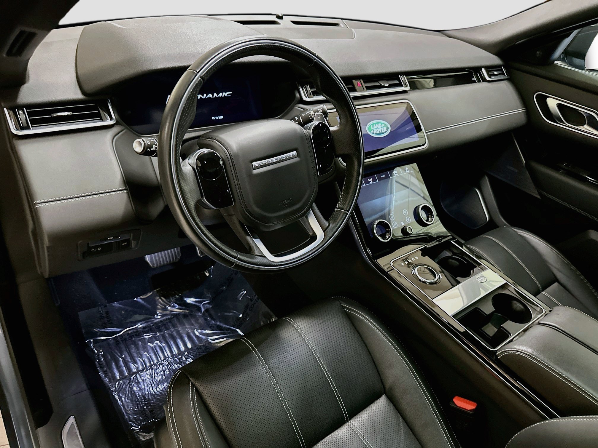 Used 2019 Land Rover Range Rover Velar R-Dynamic SE AWD/4WD image 9