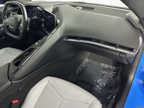 Used 2021 Chevrolet Corvette Stingray Convertible w/ Z51 Performance Package image 29