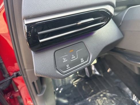 Used 2024 Volkswagen ID.4 S image 13