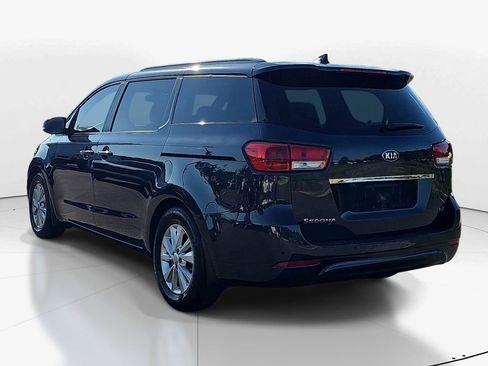 Used 2017 Kia Sedona LX w/ LX Essentials Premium Package FWD image 8