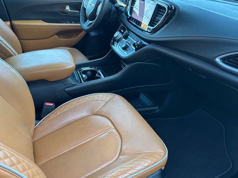 Used 2022 Chrysler Pacifica Pinnacle FWD image 20