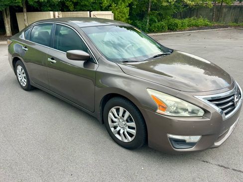 Used 2015 Nissan Altima 2.5 S w/ Power Driver Seat Package FWD image 3