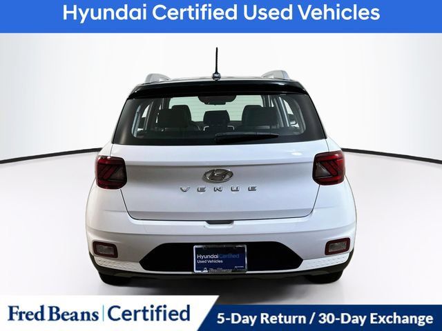 Used 2023 Hyundai Venue Limited FWD image 11