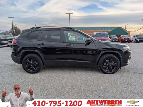 Used 2020 Jeep Cherokee Latitude Plus image 2