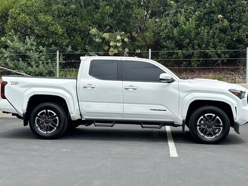 Used 2025 Toyota Tacoma TRD Sport RWD image 6