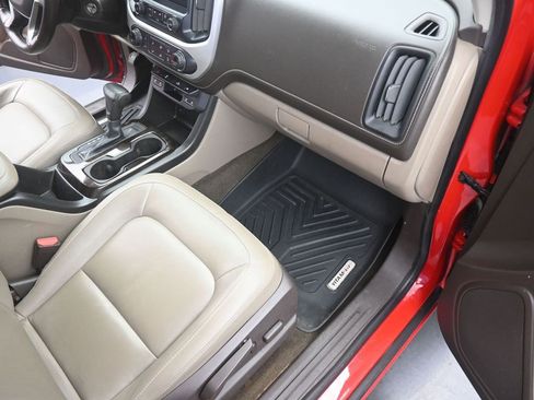 Used 2015 GMC Canyon SLT image 17