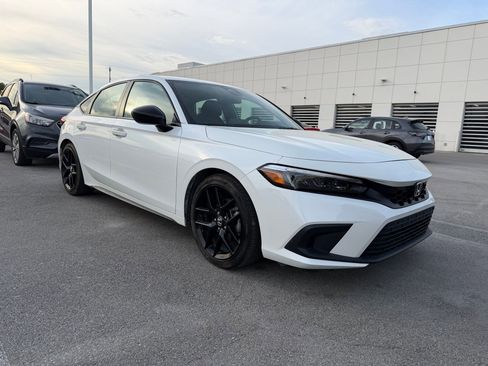 Used 2023 Honda Civic Sport image 4