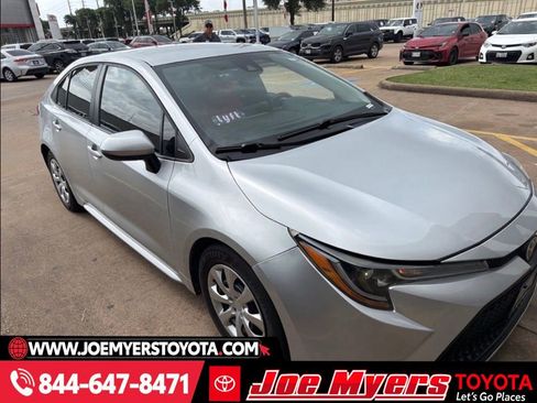 Used 2020 Toyota Corolla LE image 4