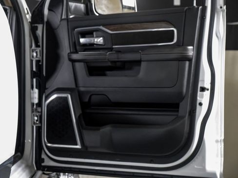 Used 2020 RAM 3500 Laramie image 35