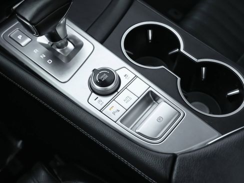 Used 2021 Genesis G70 2.0T w/ Elite Package image 16