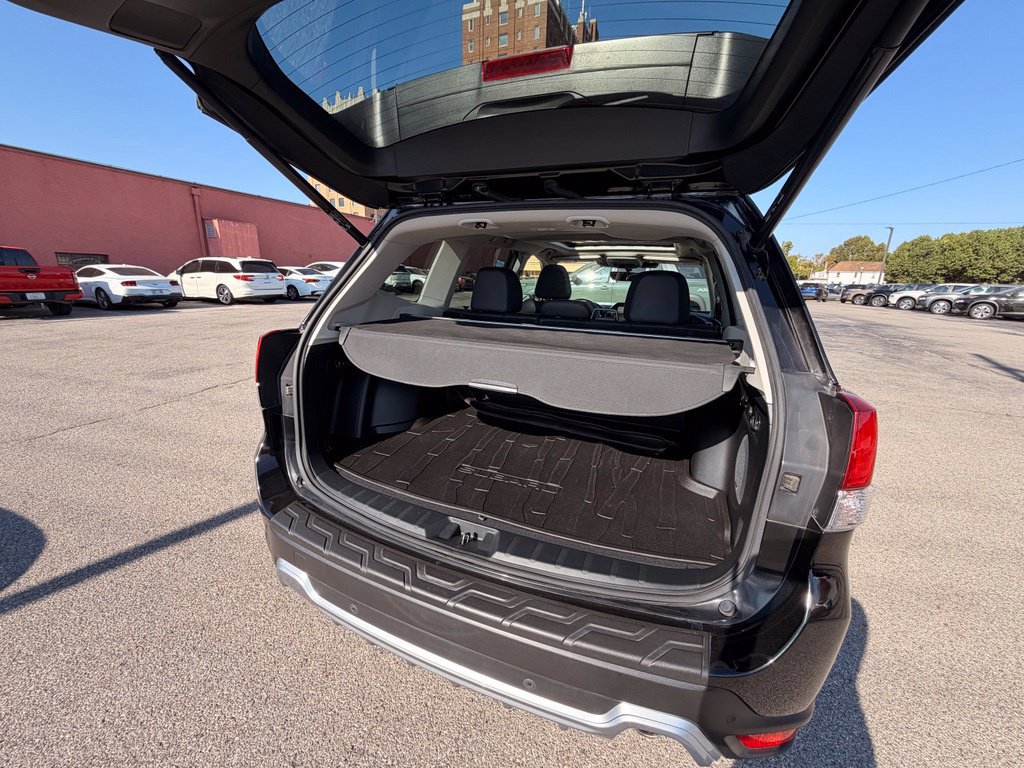 Used 2022 Subaru Forester Touring AWD/4WD image 5