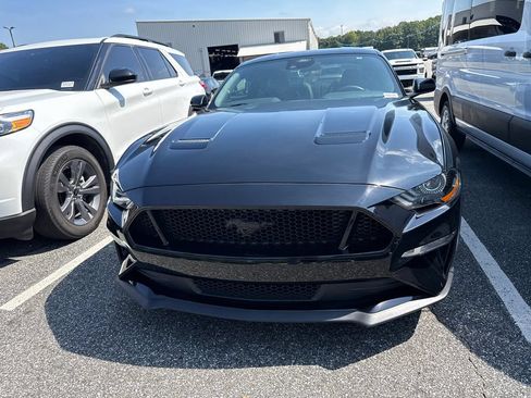 Used 2022 Ford Mustang GT Premium w/ Black Accent Package RWD image 5