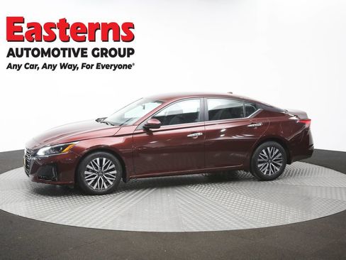 Used 2023 Nissan Altima 2.5 SV FWD image 58