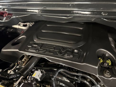 Used 2019 RAM 1500 Laramie AWD/4WD image 43