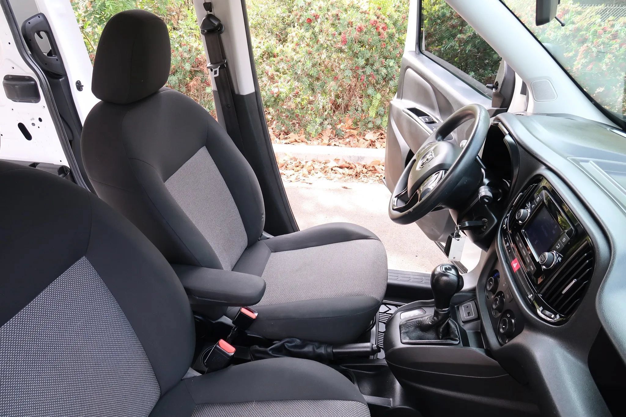 Used 2018 RAM ProMaster City Tradesman FWD image 17