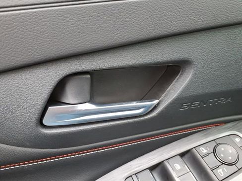 New 2026 Nissan Sentra SR image 17