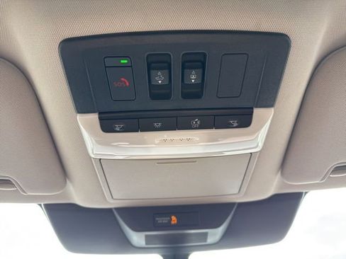 Used 2024 Nissan Pathfinder Platinum w/ Black Appearance Package image 25