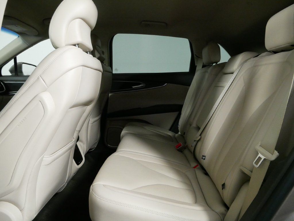 Used 2019 Lincoln Nautilus Select FWD image 16