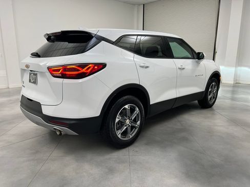 Used 2025 Chevrolet Blazer LT FWD image 9