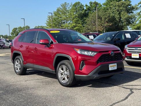 Used 2022 Toyota RAV4 LE AWD/4WD image 2
