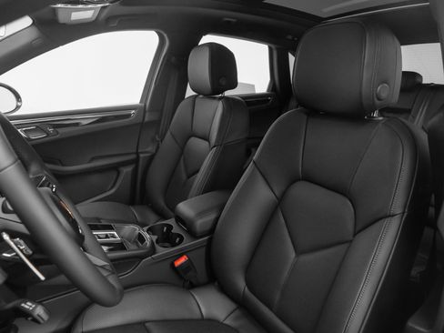 Used 2025 Porsche Macan image 41