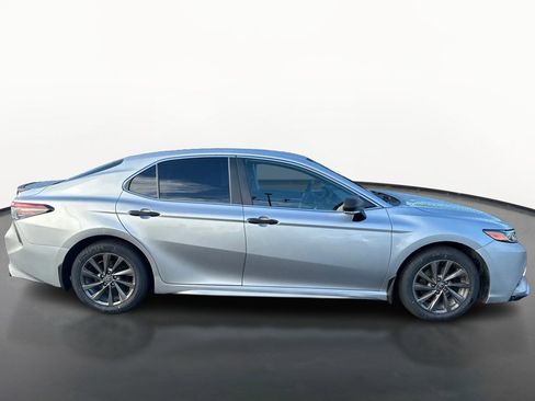 Used 2021 Toyota Camry SE FWD image 2