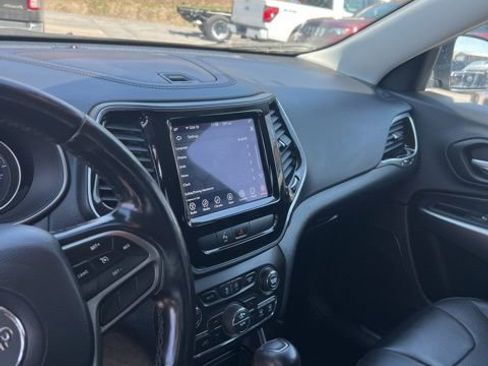 Used 2020 Jeep Cherokee Limited AWD/4WD image 29