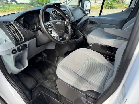 Used 2017 Ford Transit 150 130 Low Roof RWD image 22